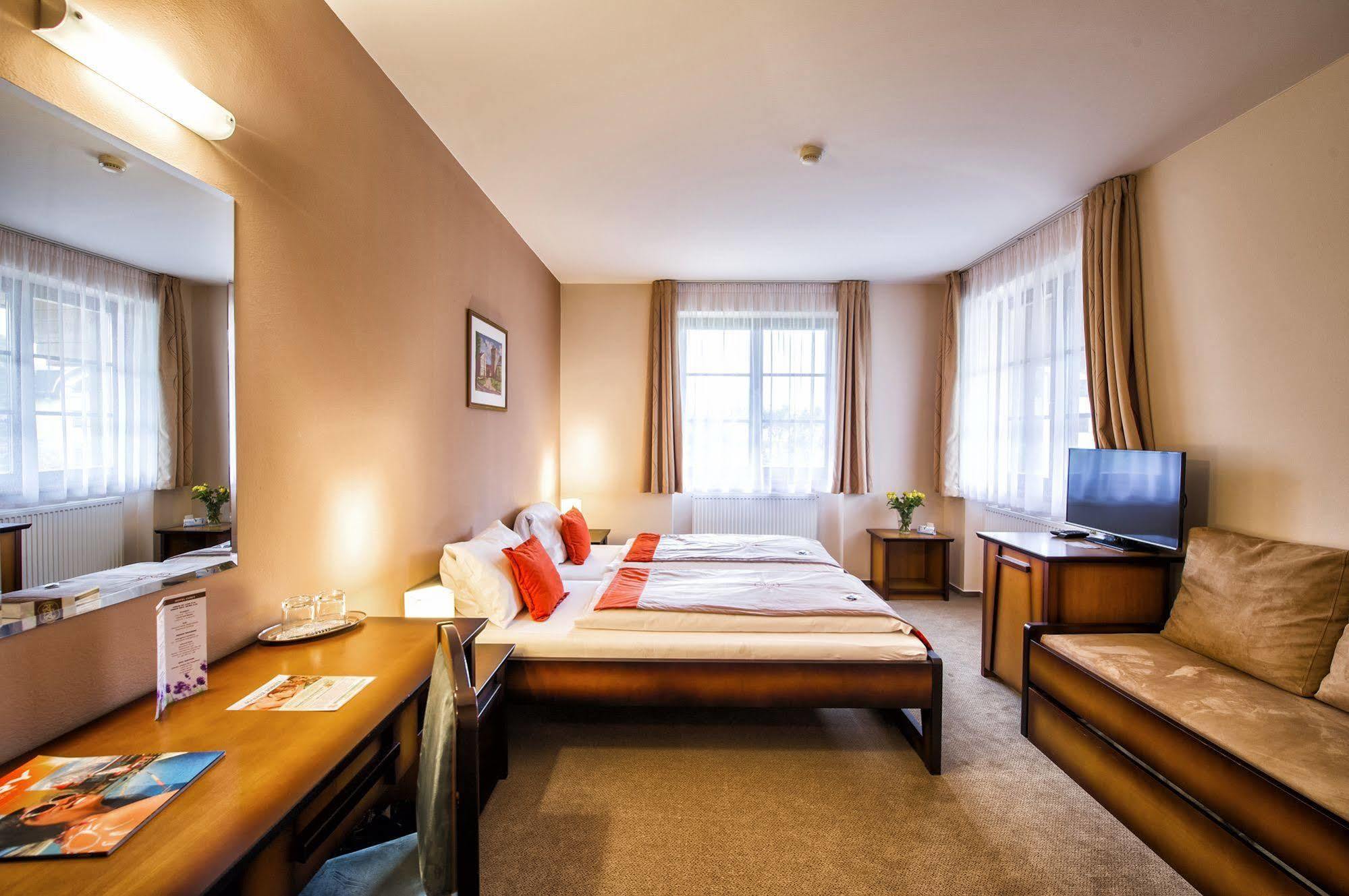 Hotel Sobota Poprad Exterior photo