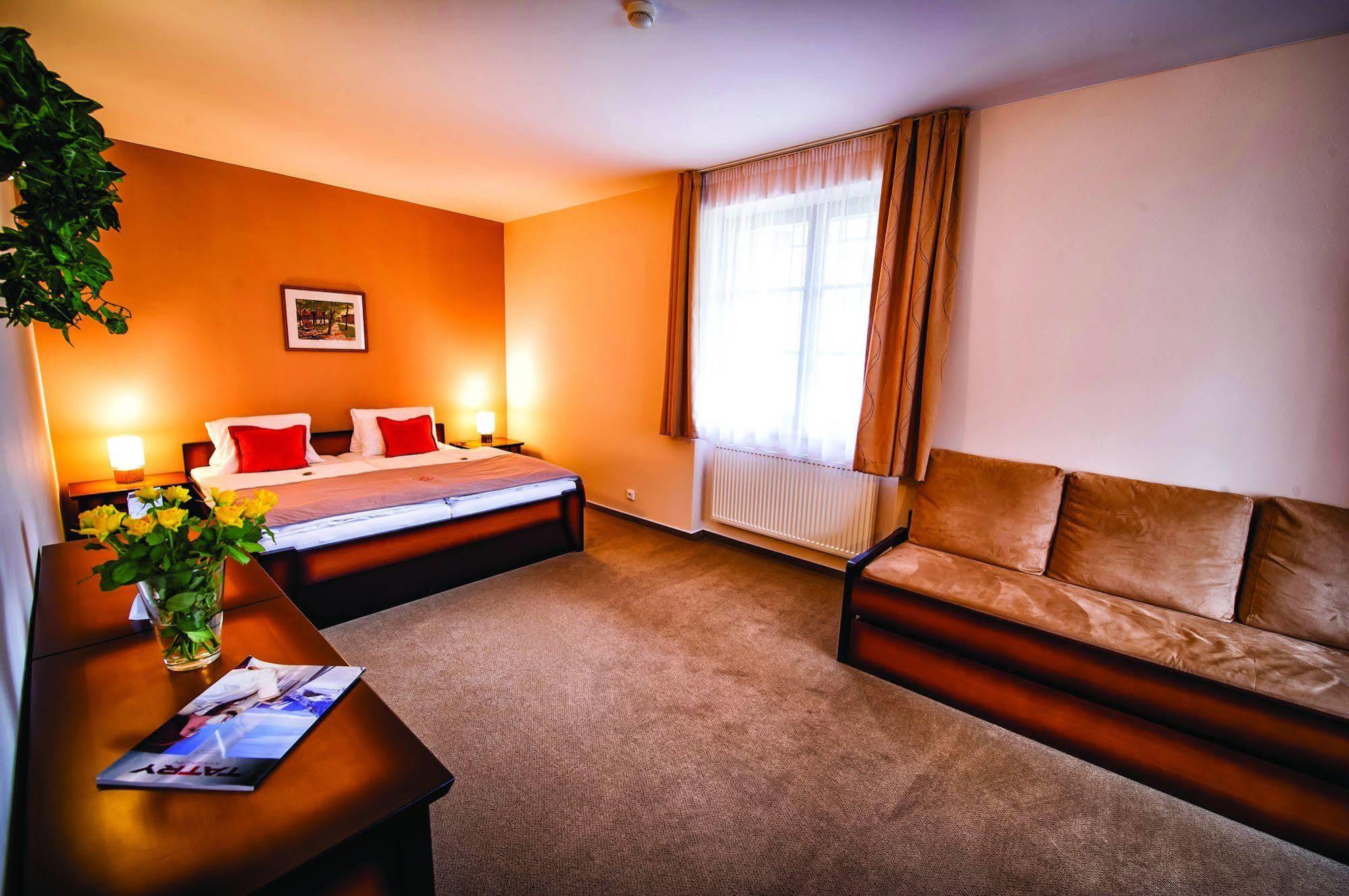 Hotel Sobota Poprad Exterior photo