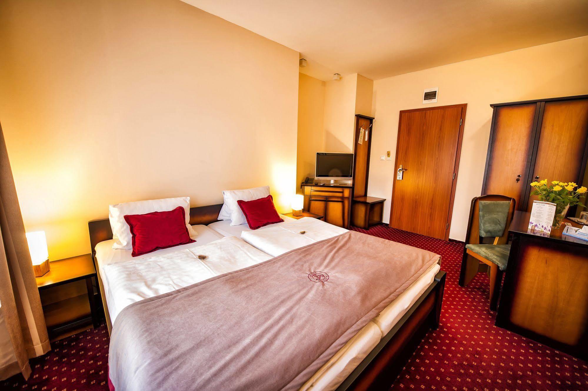 Hotel Sobota Poprad Exterior photo